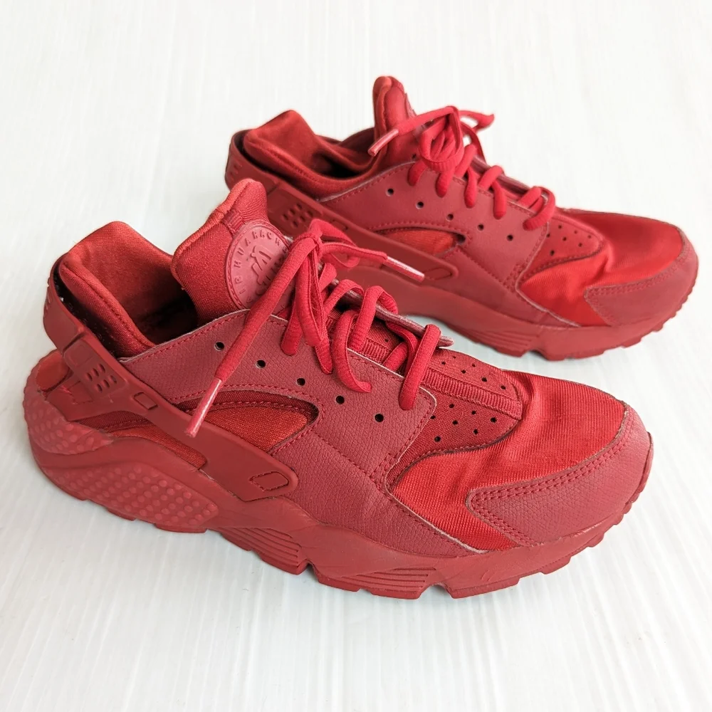 NIKE Air Huarache Run Triple Red Sneakers Size 8.5 Men's